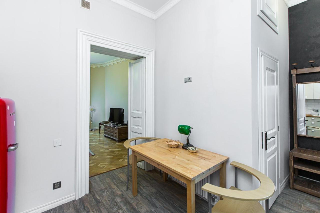 Австрійська Квартира В Центрі На Вулиці Михальчука 5 Lviv Exterior photo